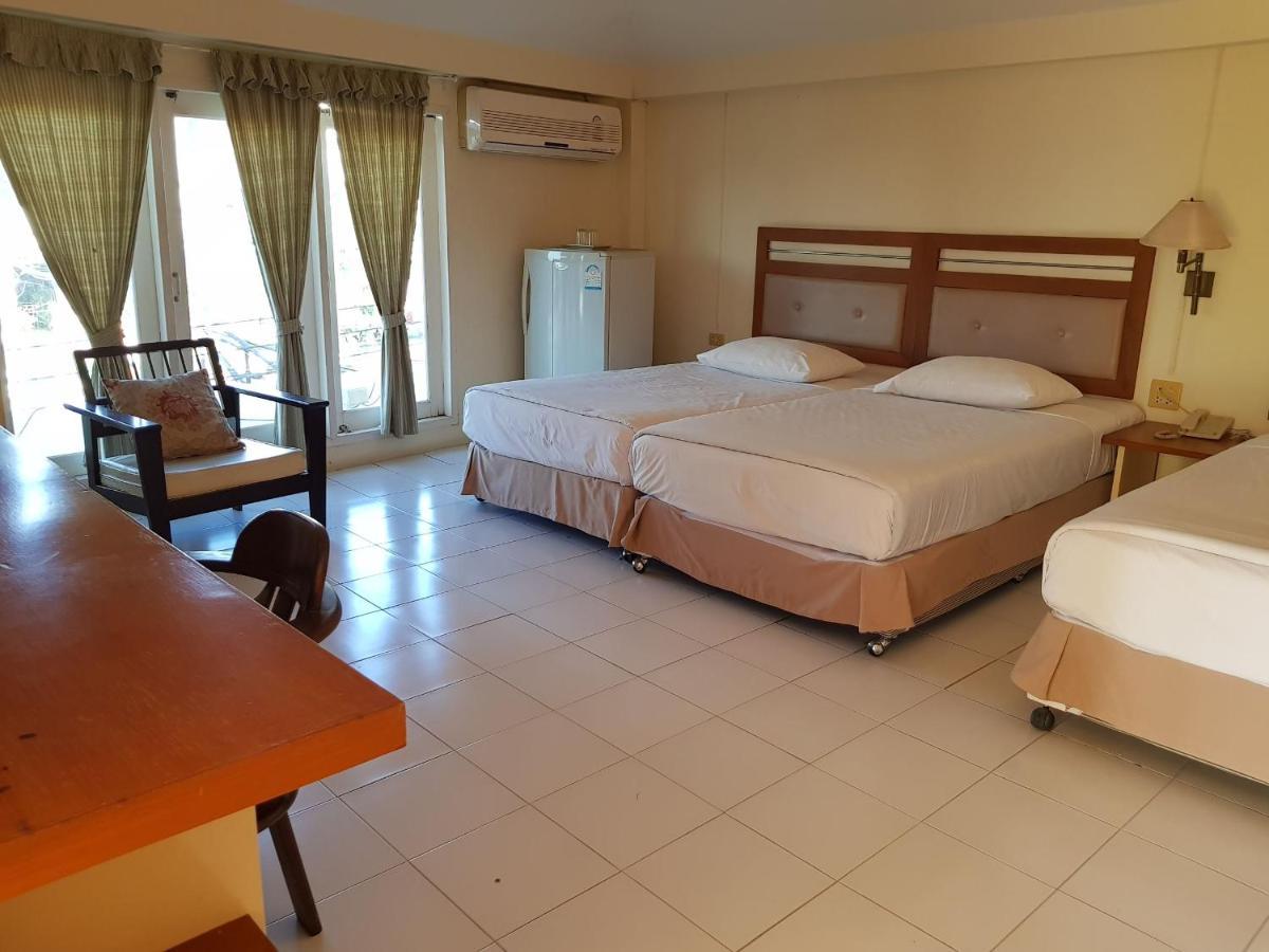 Casa Holiday Hotel Sha Фитсанулок Екстериор снимка