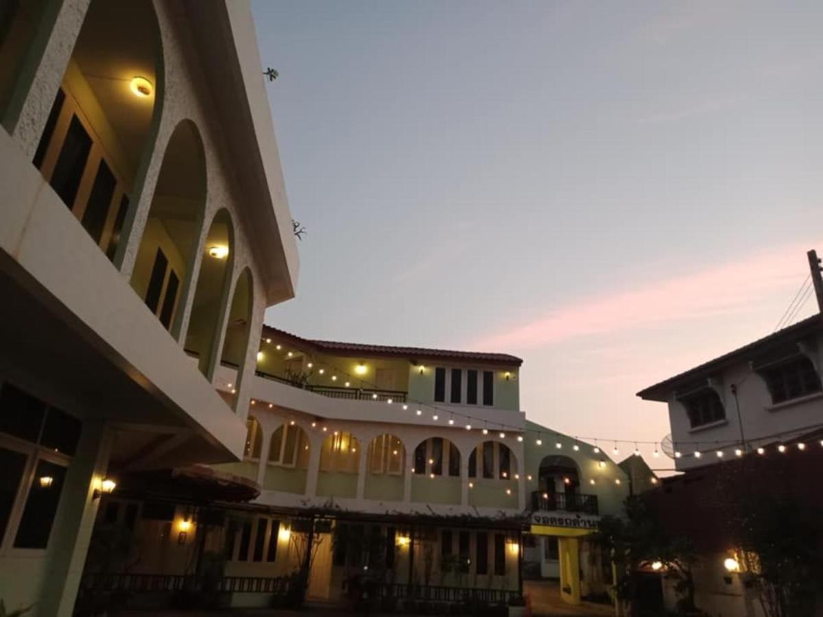 Casa Holiday Hotel Sha Фитсанулок Екстериор снимка